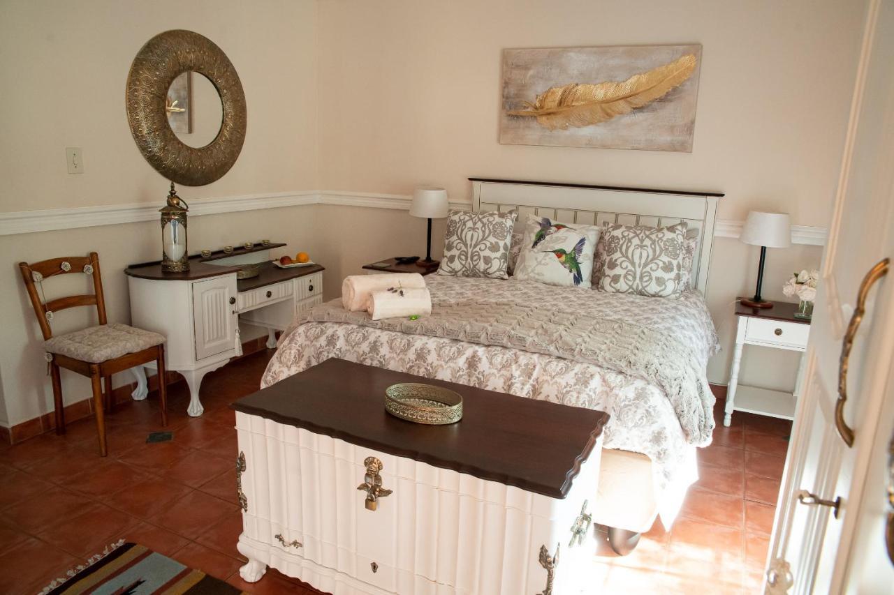 Roses And Pebbles B & B Guest House Klerksdorp Buitenkant foto